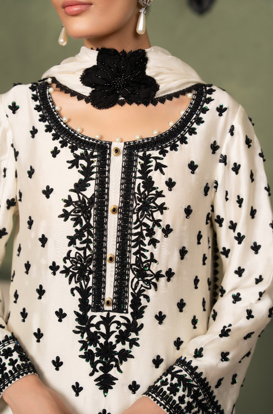 Noir Ivory – Ari Work Long Shirt with Central Motif Dupatta | 3-Piece Luxury Formal