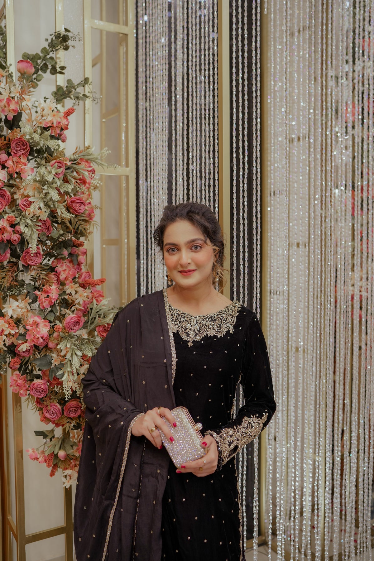 Jaan e Jahan 3-Piece stitched Velvet shirt gharara set
