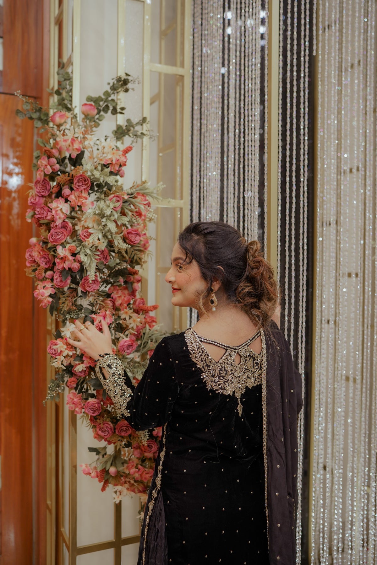 Jaan e Jahan 3-Piece stitched Velvet shirt gharara set