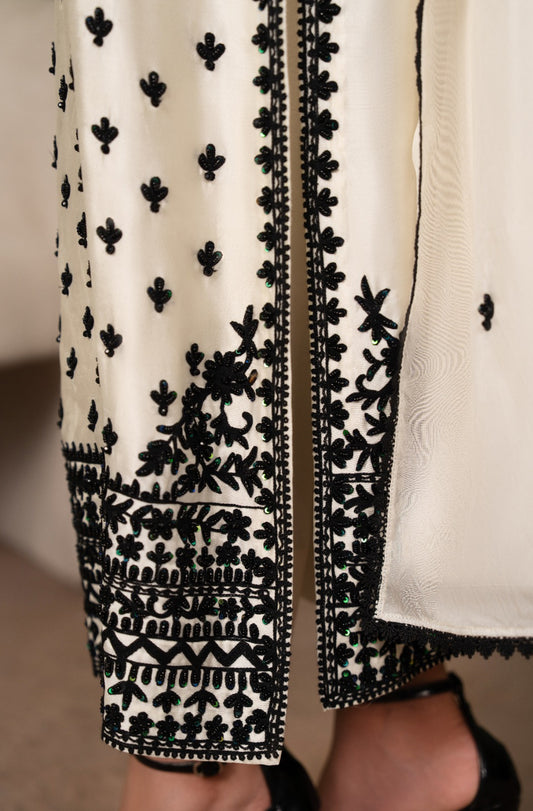 Noir Ivory – Ari Work Long Shirt with Central Motif Dupatta | 3-Piece Luxury Formal