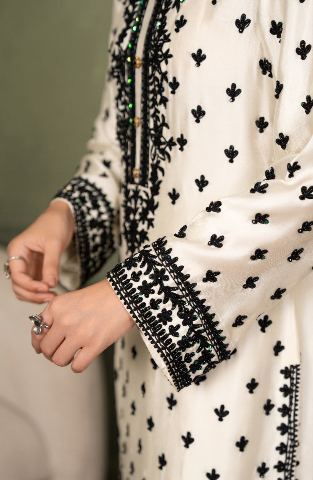Noir Ivory – Ari Work Long Shirt with Central Motif Dupatta | 3-Piece Luxury Formal