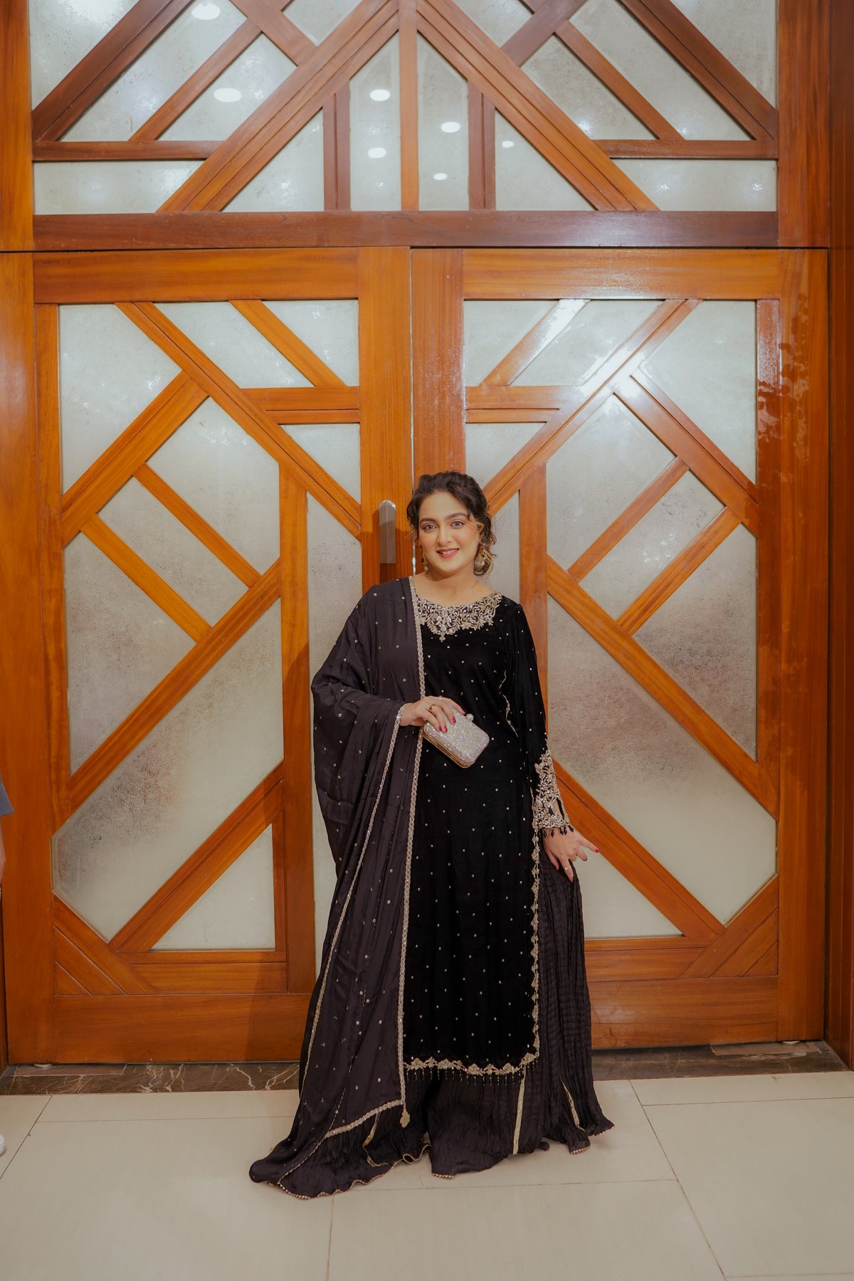 Jaan e Jahan 3-Piece stitched Velvet shirt gharara set