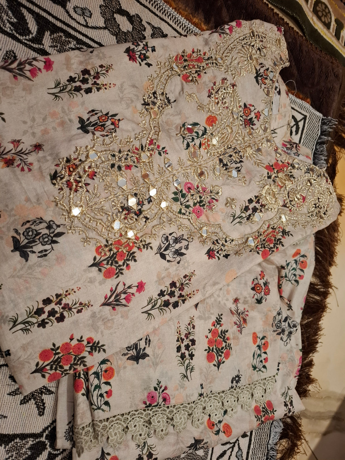Mannam Set – Printed Lawn Suit with Tilla Mirror Work
